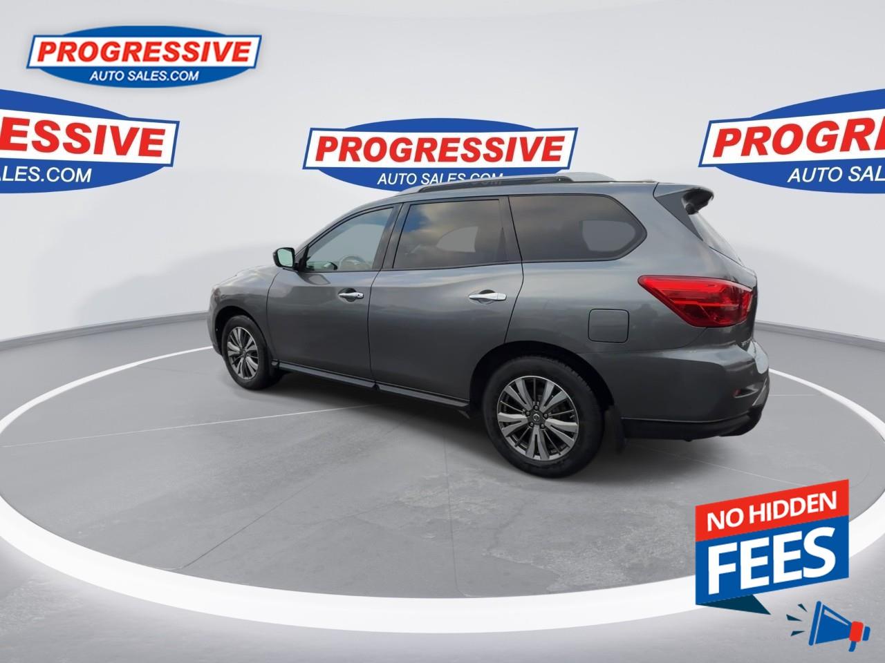 2019 Nissan Pathfinder SV Tech Photo