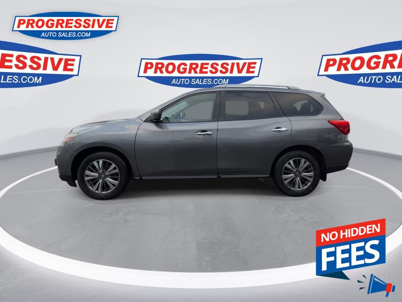 2019 Nissan Pathfinder SV Tech Photo