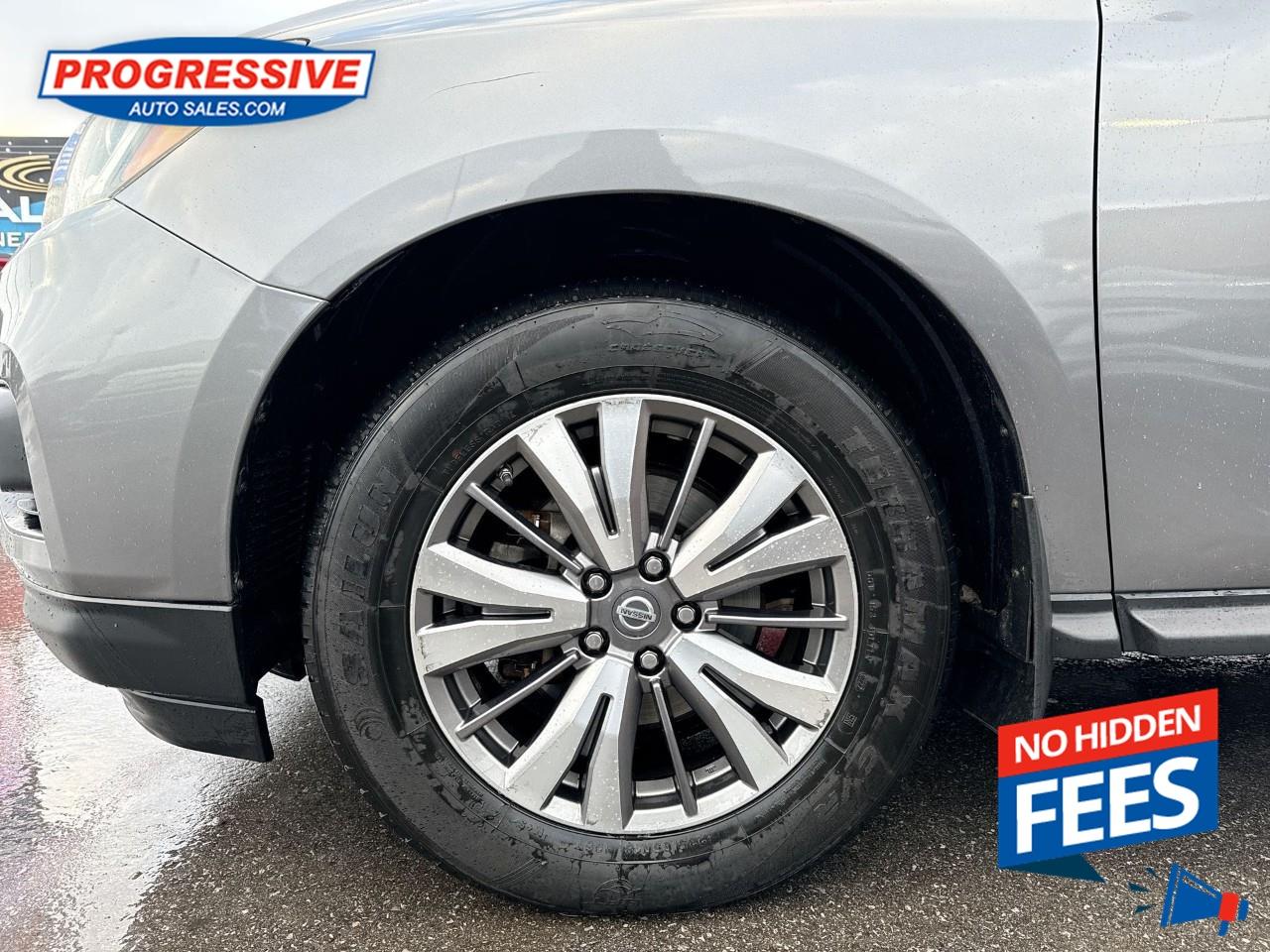 2019 Nissan Pathfinder SV Tech Photo