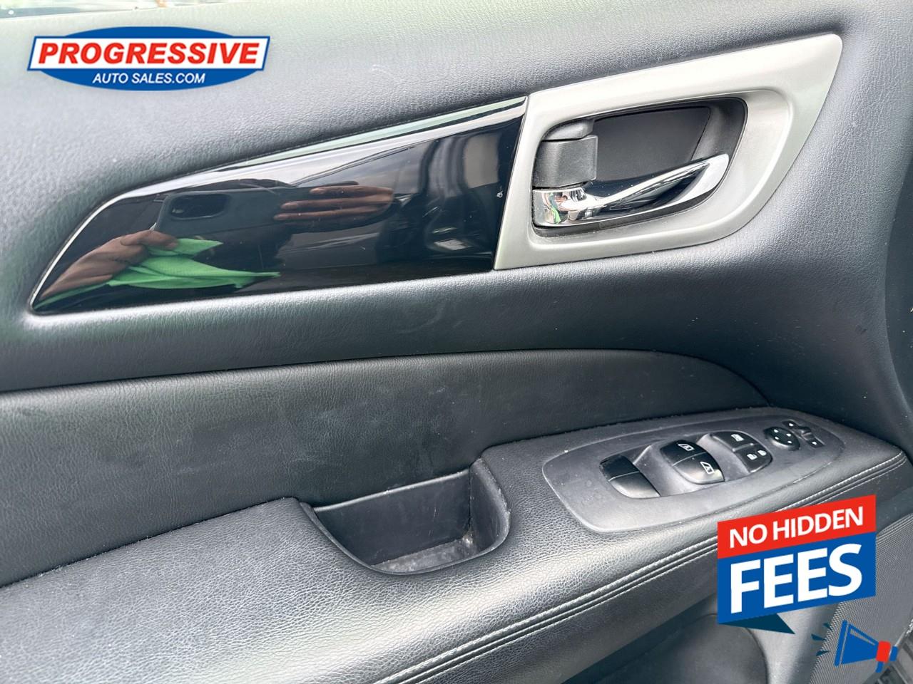 2019 Nissan Pathfinder SV Tech Photo