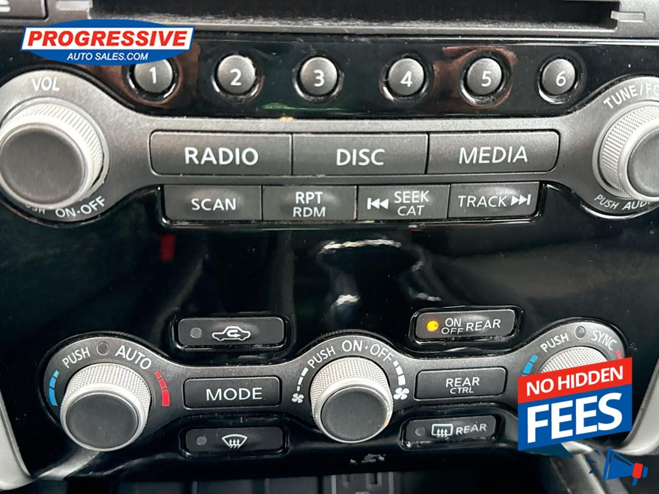 2019 Nissan Pathfinder SV Tech Photo