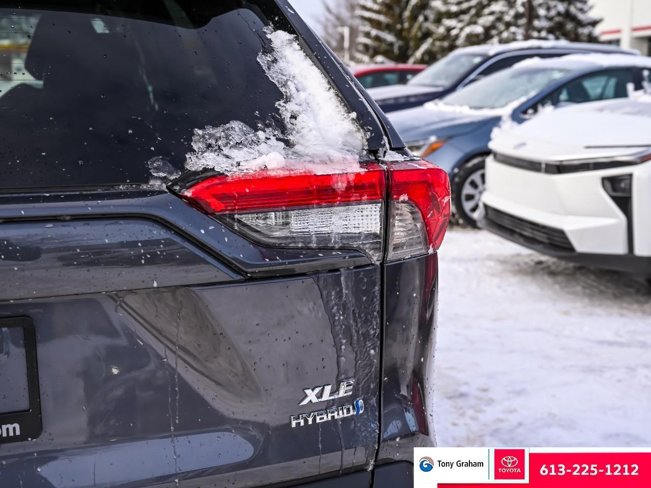 2023 Toyota RAV4 Hybrid XLE Photo4