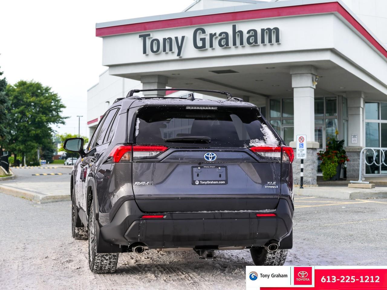 2023 Toyota RAV4 Hybrid XLE Photo