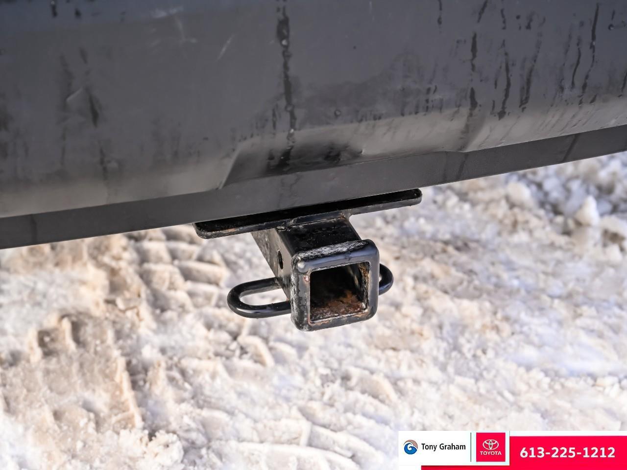 2023 Toyota RAV4 Hybrid XLE Photo