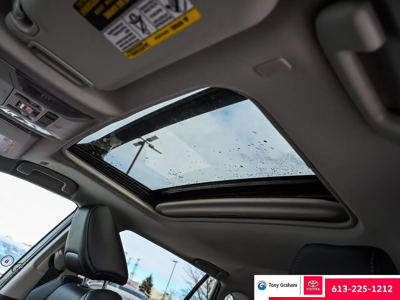 2023 Toyota RAV4 Hybrid XLE Photo