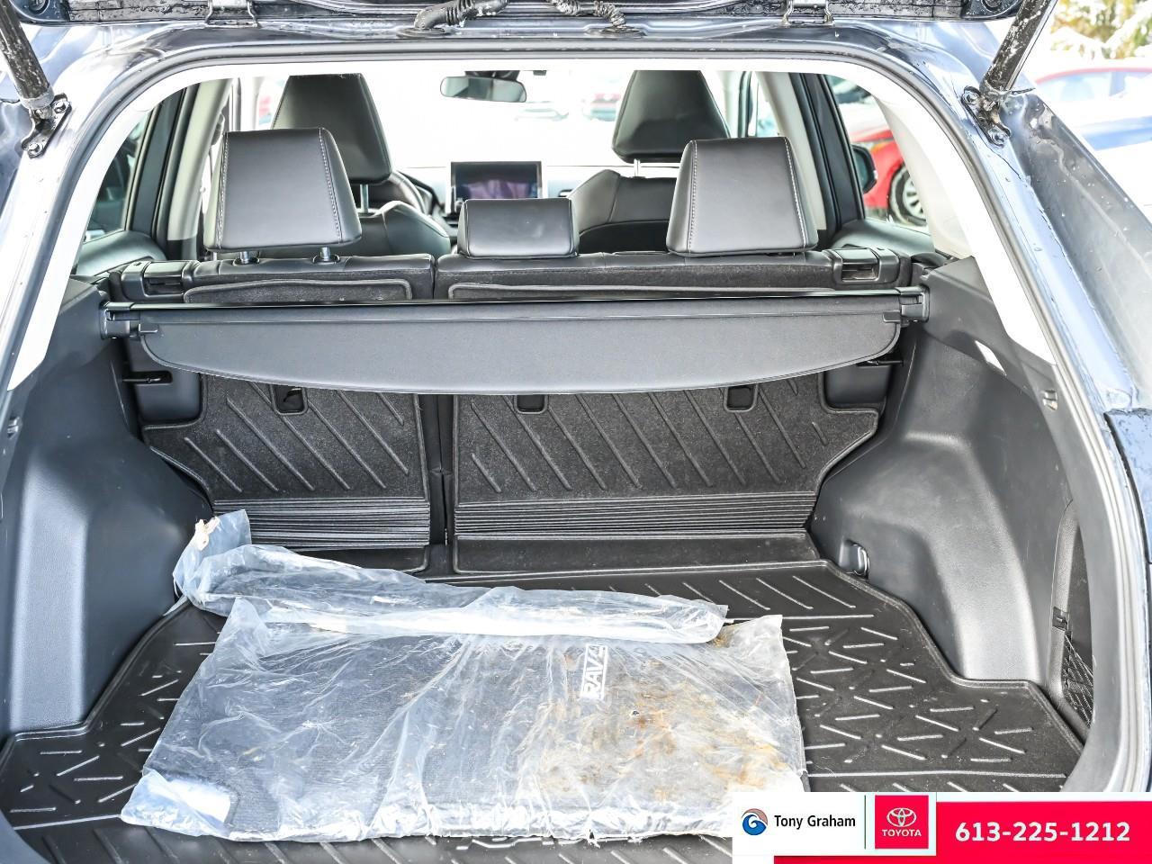 2023 Toyota RAV4 Hybrid XLE Photo