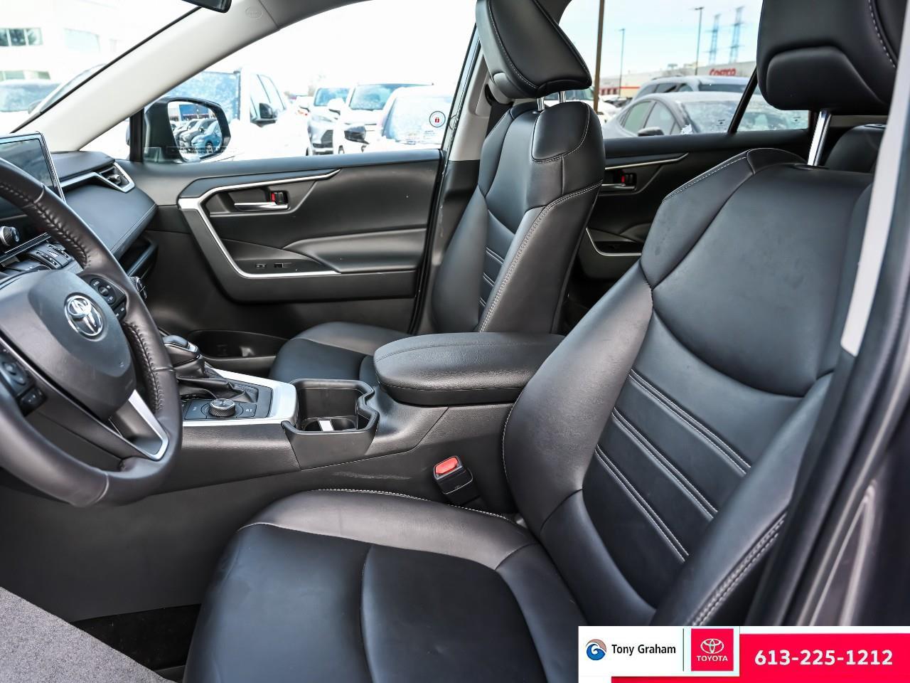 2023 Toyota RAV4 Hybrid XLE Photo