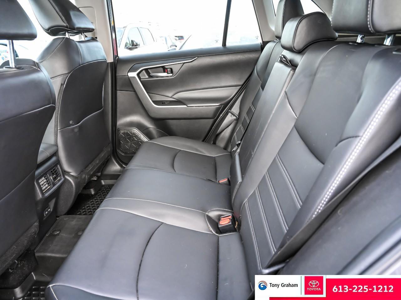 2023 Toyota RAV4 Hybrid XLE Photo