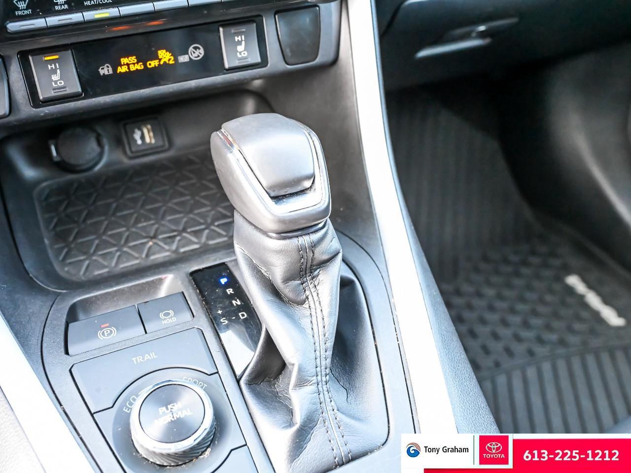 2023 Toyota RAV4 Hybrid XLE Photo