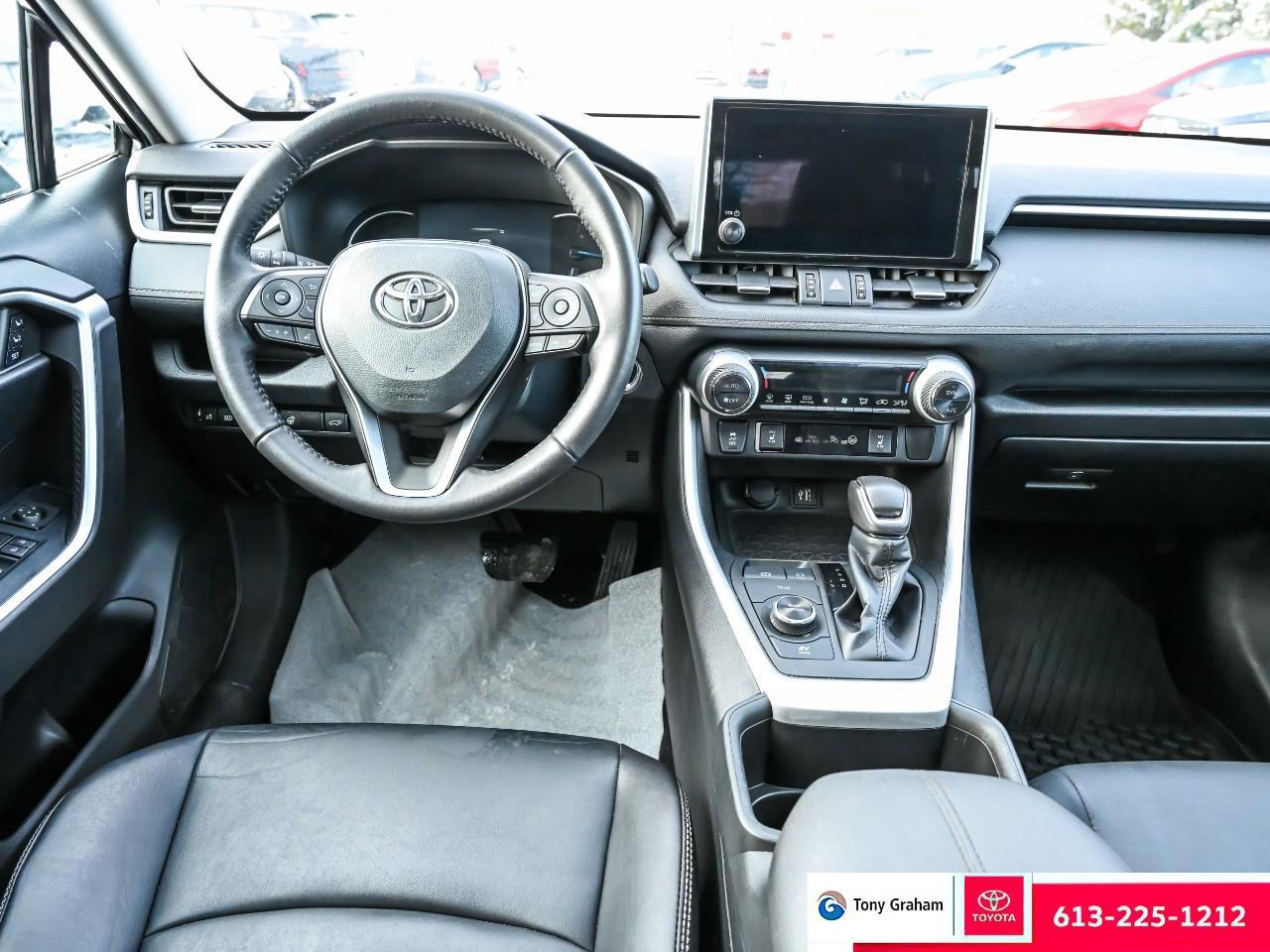 2023 Toyota RAV4 Hybrid XLE Photo