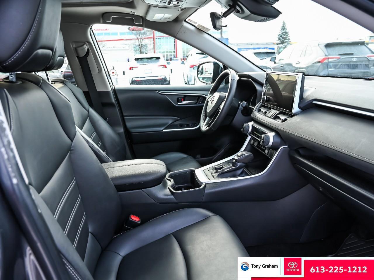 2023 Toyota RAV4 Hybrid XLE Photo