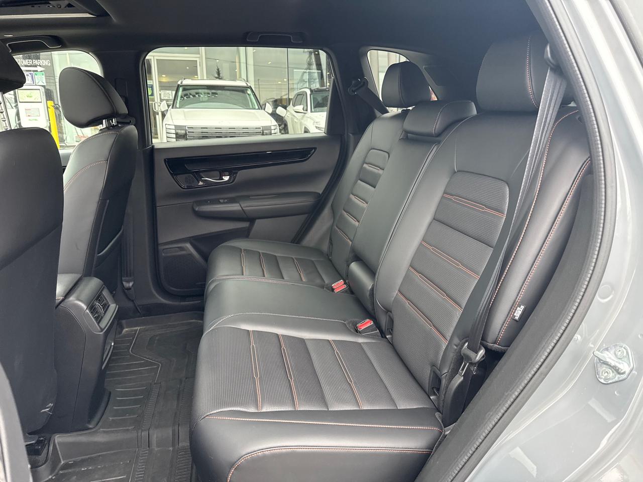 2023 Honda CR-V Hybrid Touring Photo