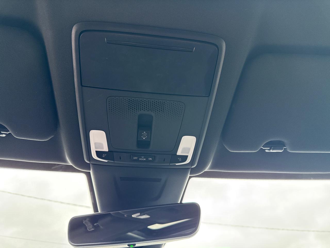 2023 Honda CR-V Hybrid Touring Photo