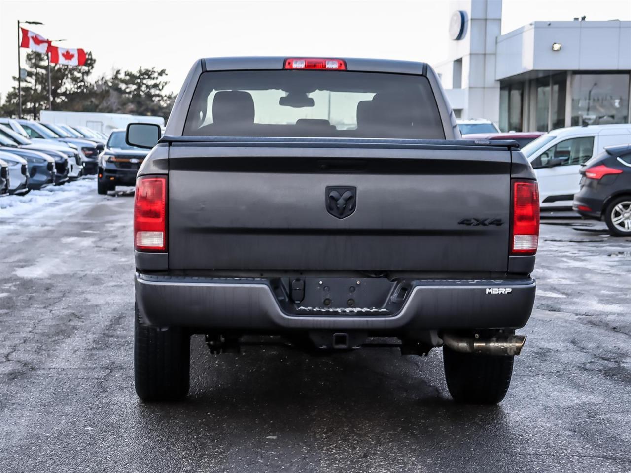 2022 RAM 1500 Classic TRADESMAN Photo4