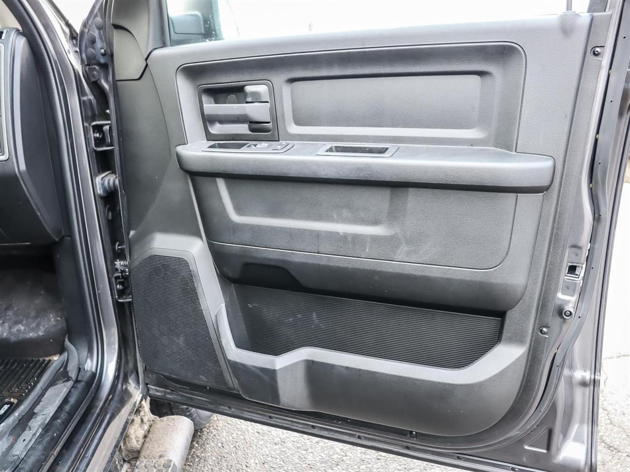 2022 RAM 1500 Classic Tradesman Wheel & Sound Pkg. | Electronics Group | Black Pkg. | Hitch | Trailer Brake Control | Photo