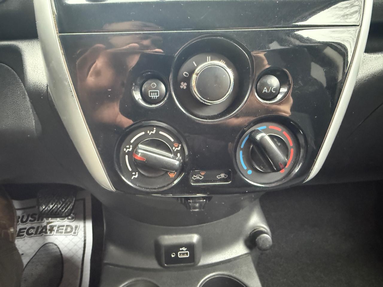 2019 Nissan Versa Note SV Photo