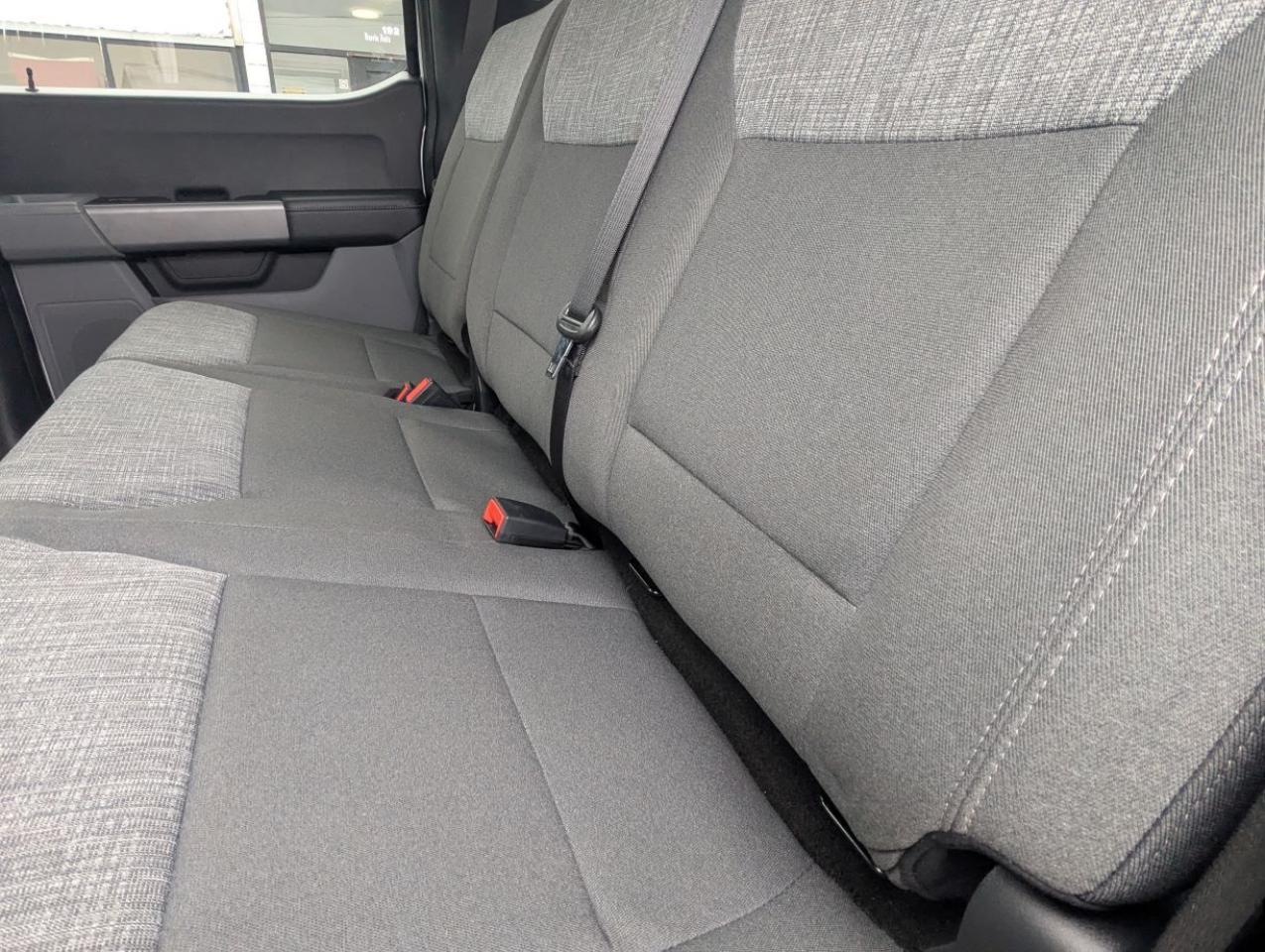 2022 Ford F-150 XLT SUPERCREW 4X4 WITH NAVIGATION!! Photo