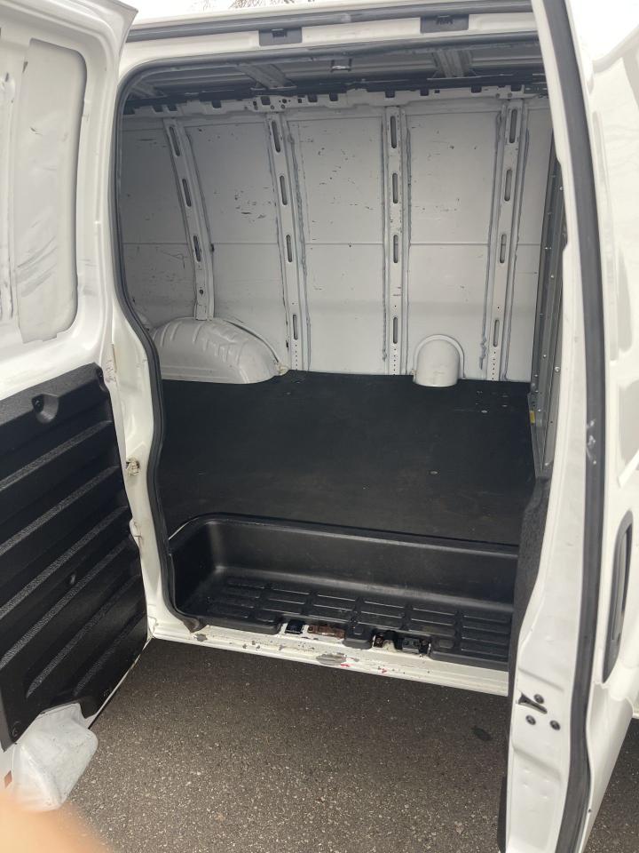 2016 Chevrolet Express Cargo Van NO WINDOWS ALL AROUND    REVERSE CAMERA Photo