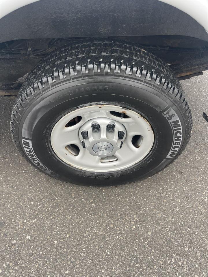 2016 Chevrolet Express Cargo Van NO WINDOWS ALL AROUND    REVERSE CAMERA Photo