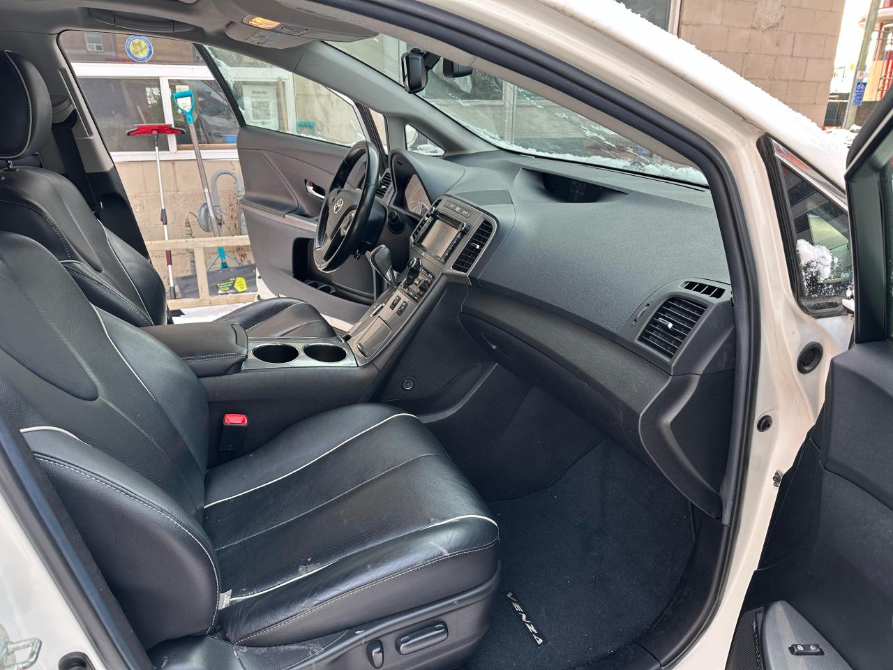 2014 Toyota Venza LIMITED AWD Photo