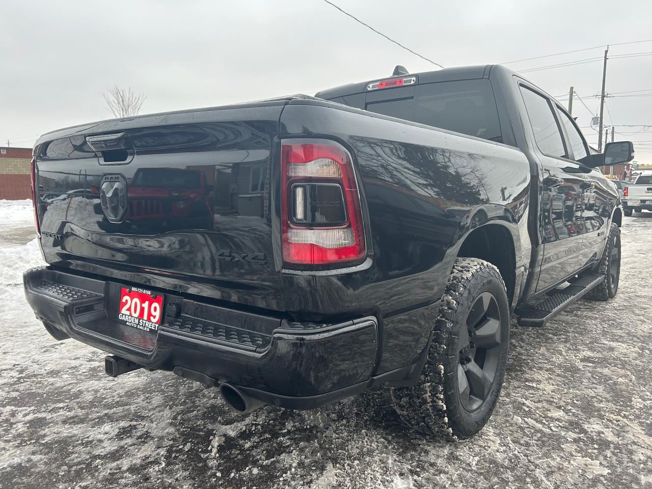 2019 RAM 1500 SPORT Photo4