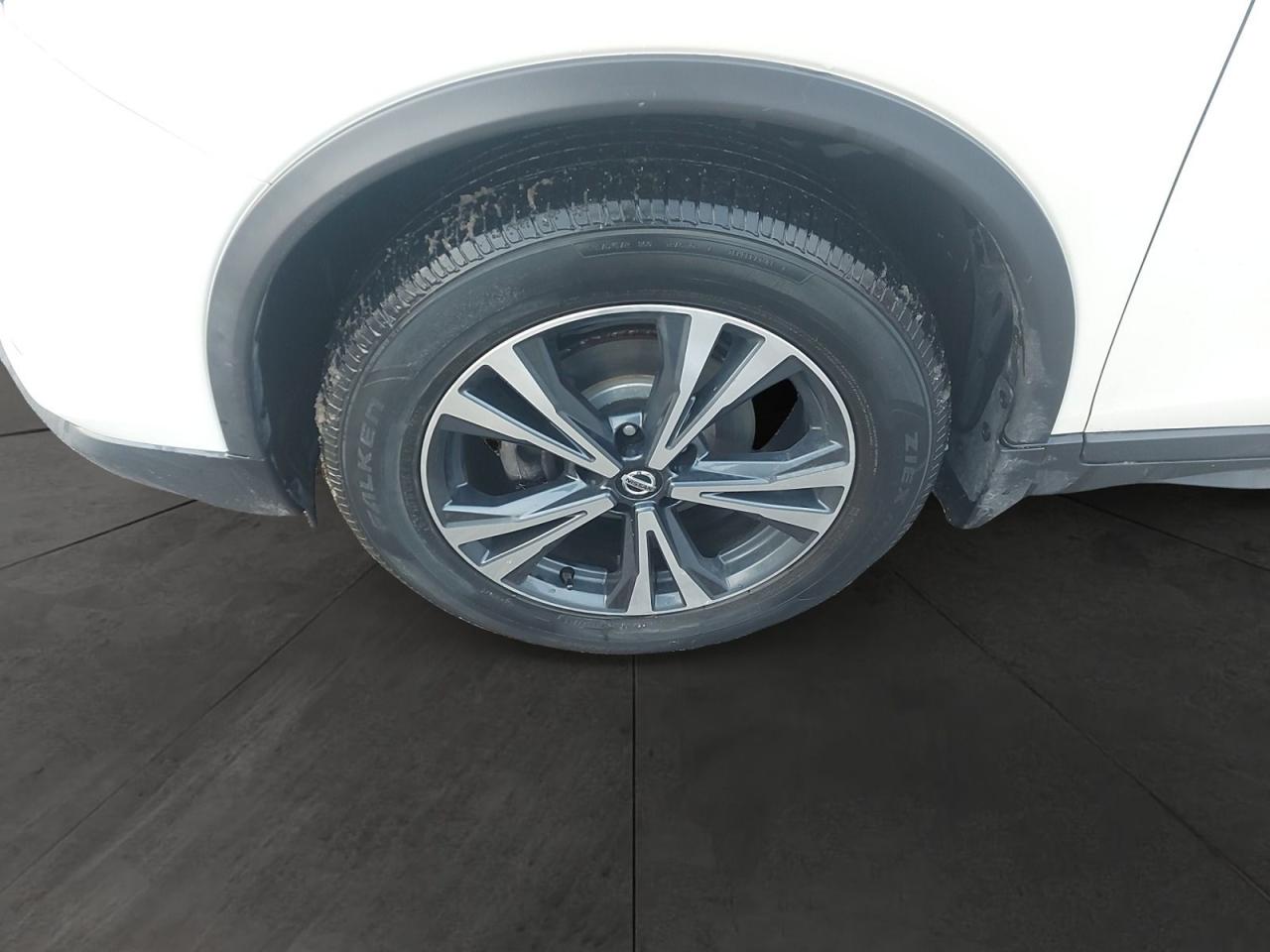 2020 Nissan Rogue SV Photo