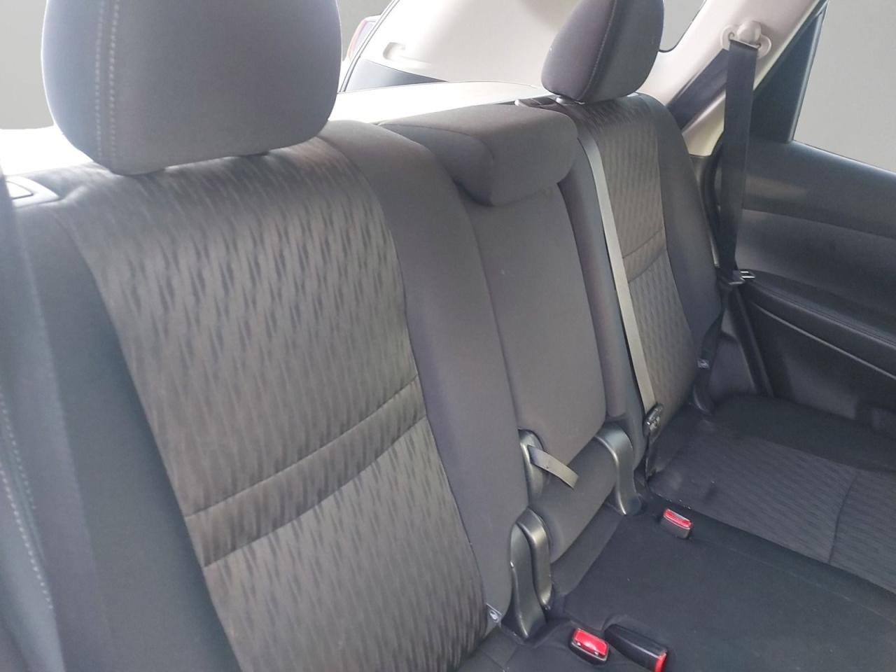 2020 Nissan Rogue SV Photo3