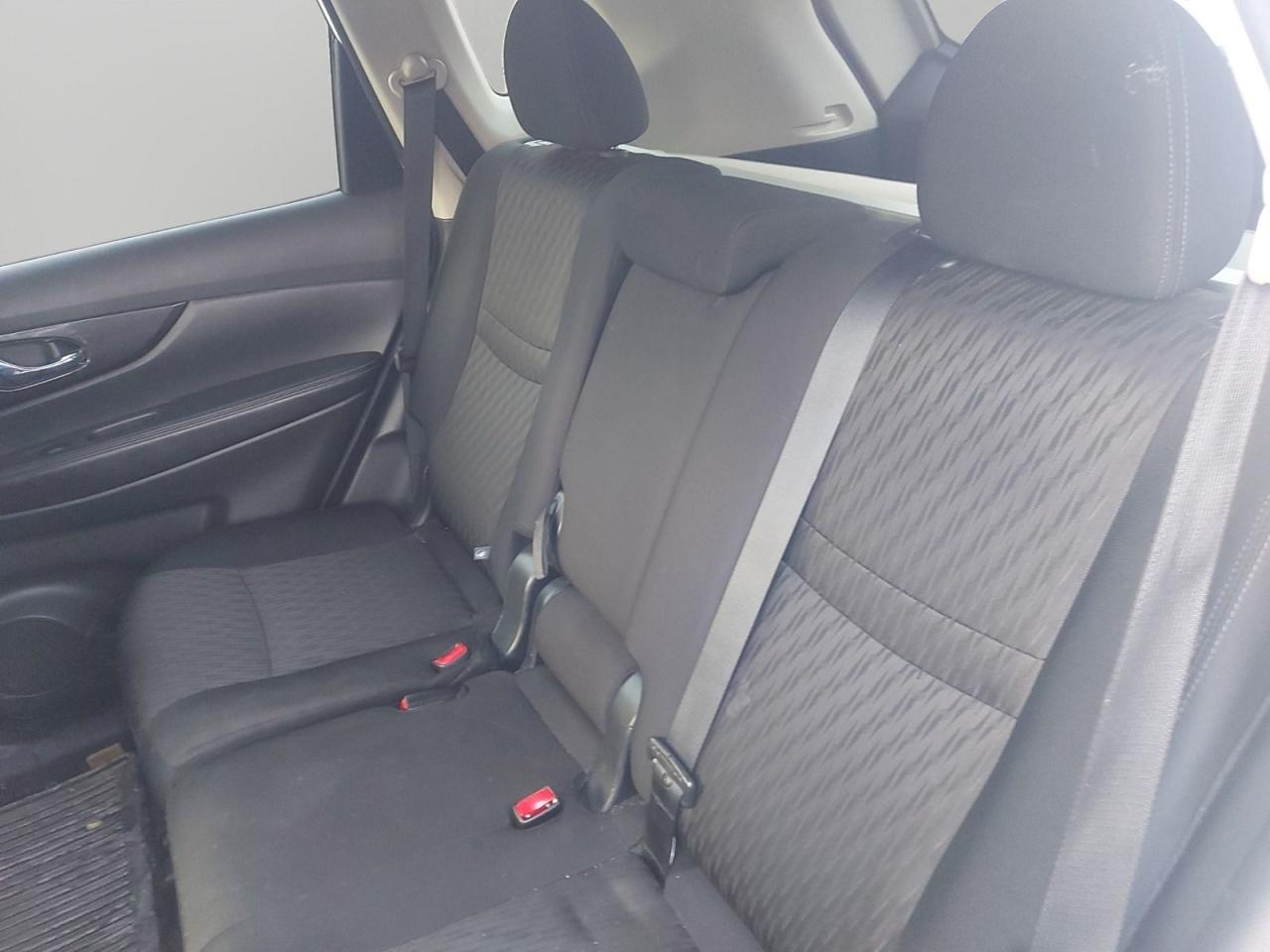 2020 Nissan Rogue SV Photo