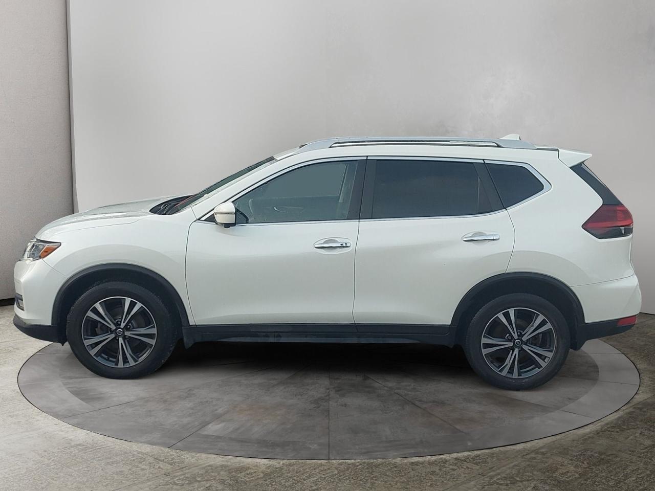 2020 Nissan Rogue SV Photo