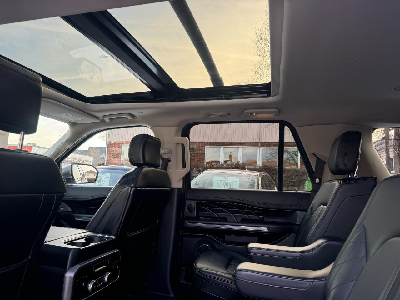 2019 Ford Expedition Platinum Max Photo