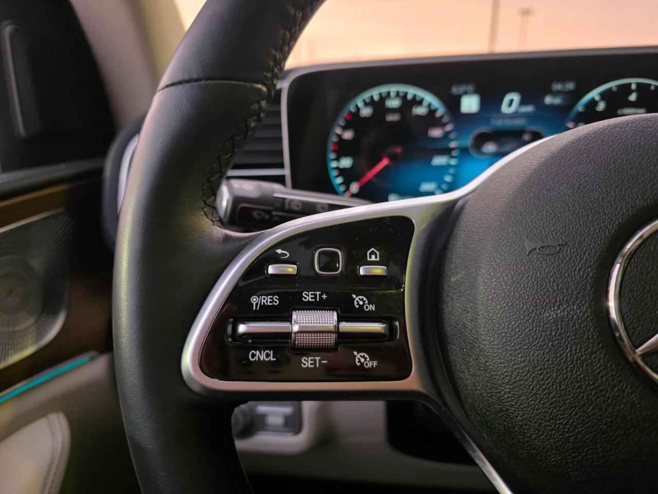 2022 Mercedes-Benz GLE GLE450 4MATIC - AMGPKG|PANO|NAVI|360CAM|BURMESTER Photo