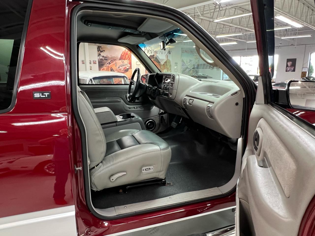 1996 GMC Yukon SLT 6.0 LS FRAME OFF Resto-Mod Photo