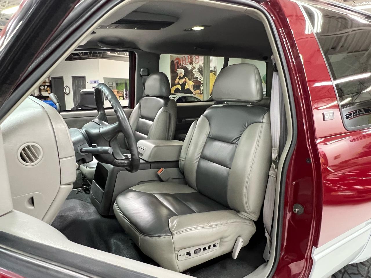 1996 GMC Yukon SLT 6.0 LS FRAME OFF Resto-Mod Photo