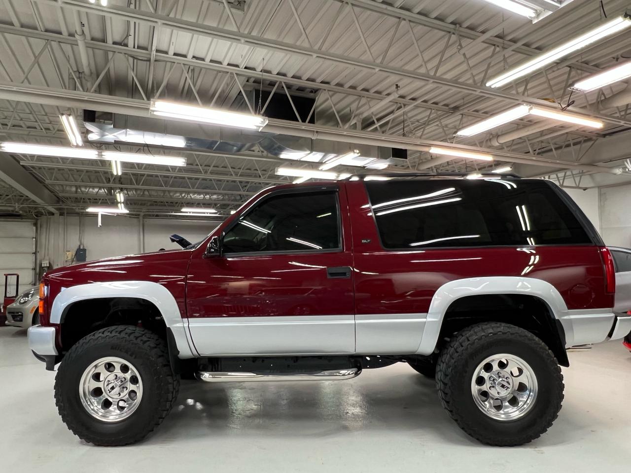 1996 GMC Yukon SLT 6.0 LS FRAME OFF Resto-Mod Photo