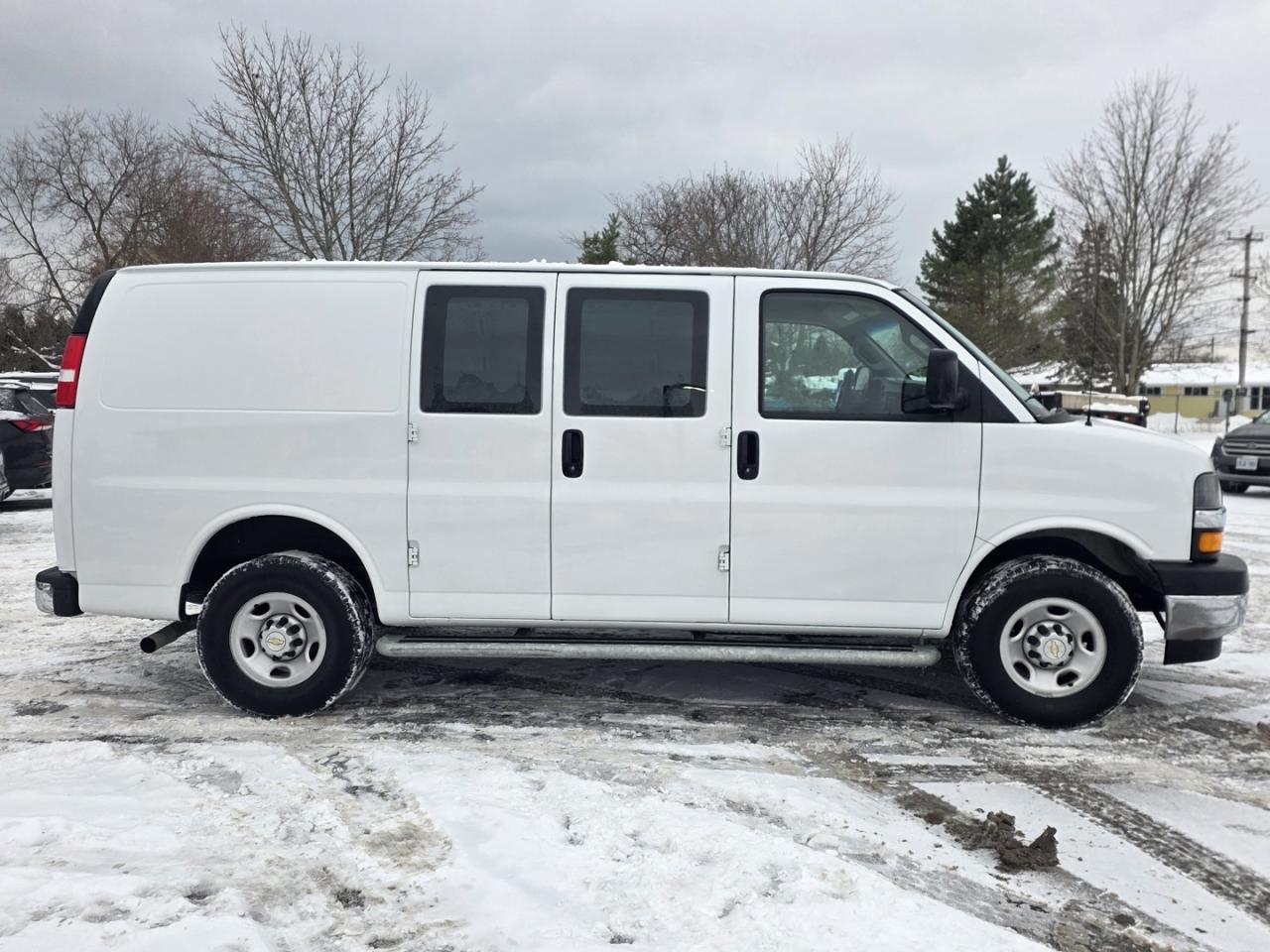 2024 Chevrolet Express 2500 Cargo Photo