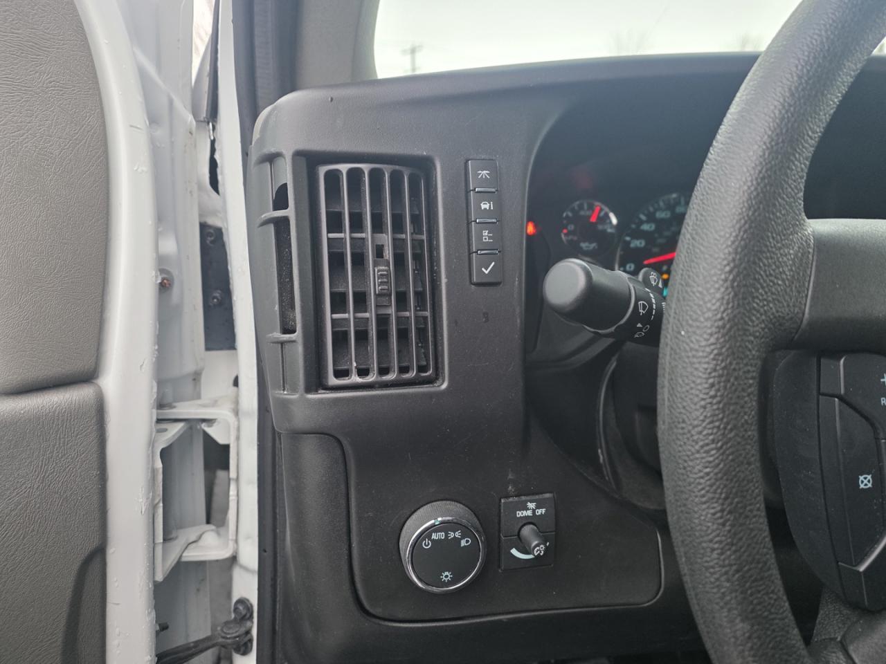 2024 Chevrolet Express 2500 Cargo RWD, 135" Photo