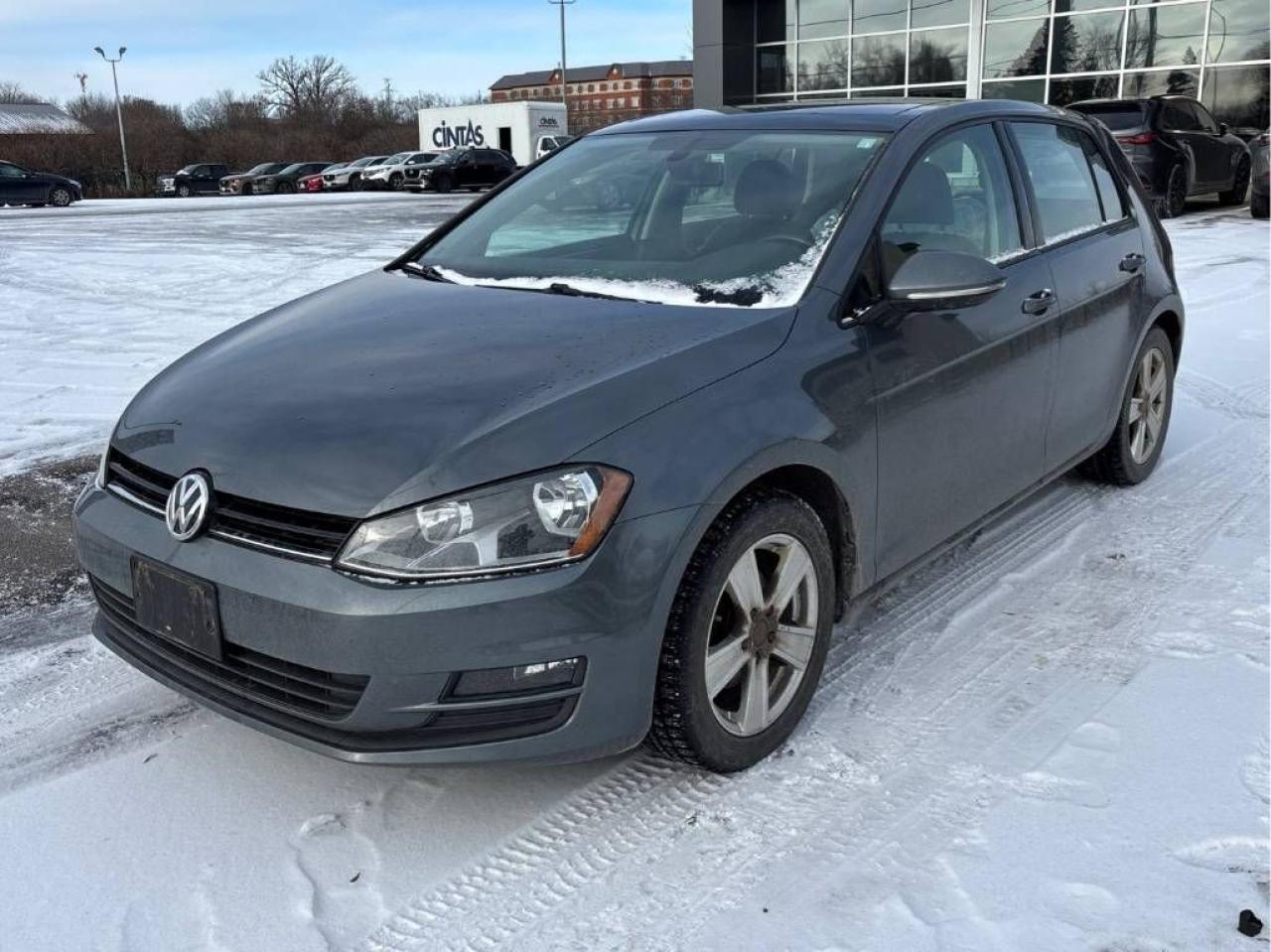 2017 Volkswagen Golf Highline - 5SPD, LEATHER, SUNROOF, HEATED SEATS!!! Photo2