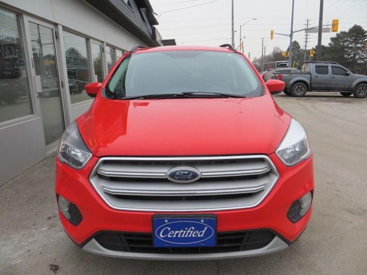 2018 Ford Escape CERTIFIED, 4WD, HEATED SEATS, REAR CAMERA, B-TOOTH Photo2