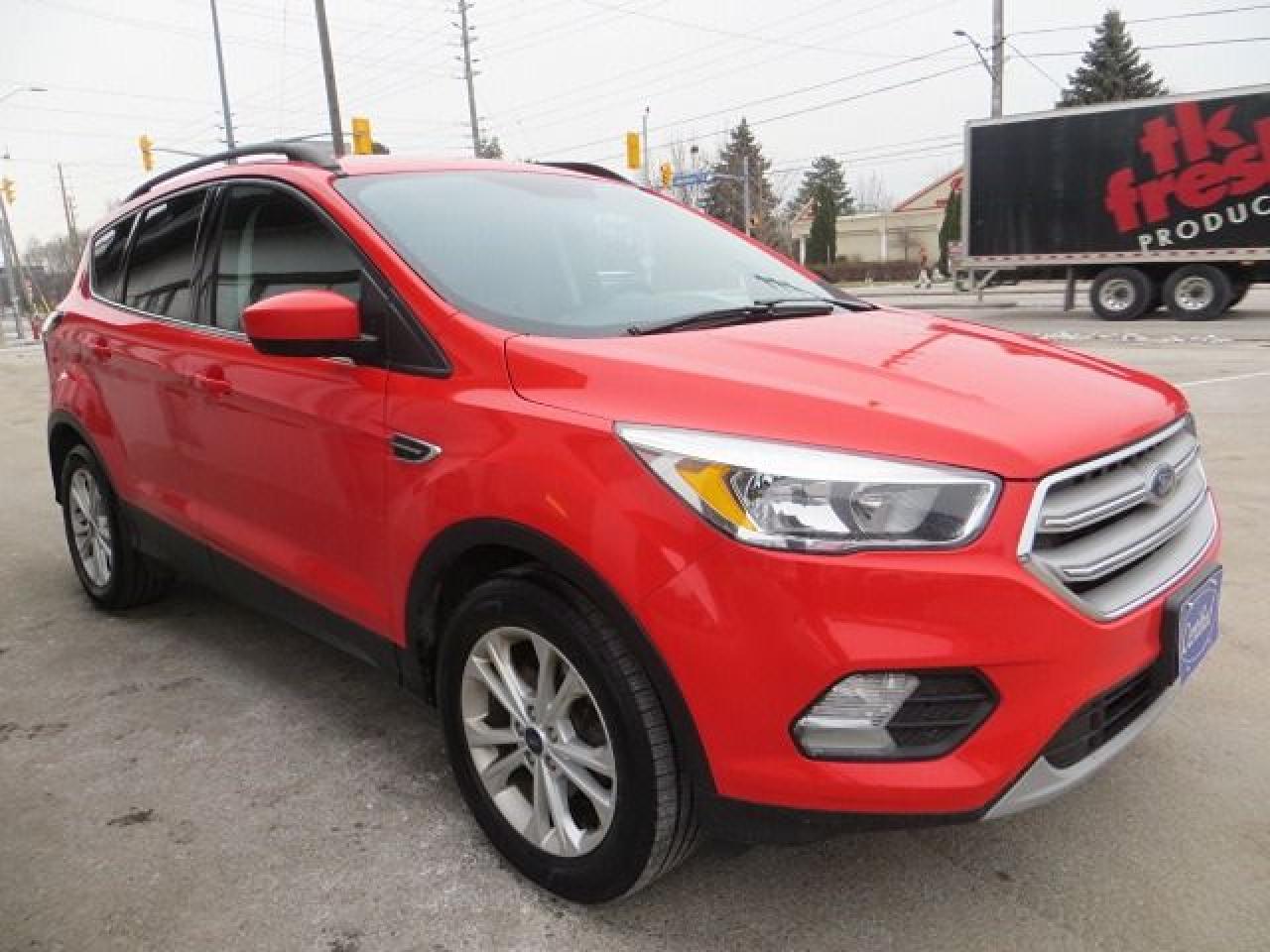 2018 Ford Escape CERTIFIED, 4WD, HEATED SEATS, REAR CAMERA, B-TOOTH Photo3