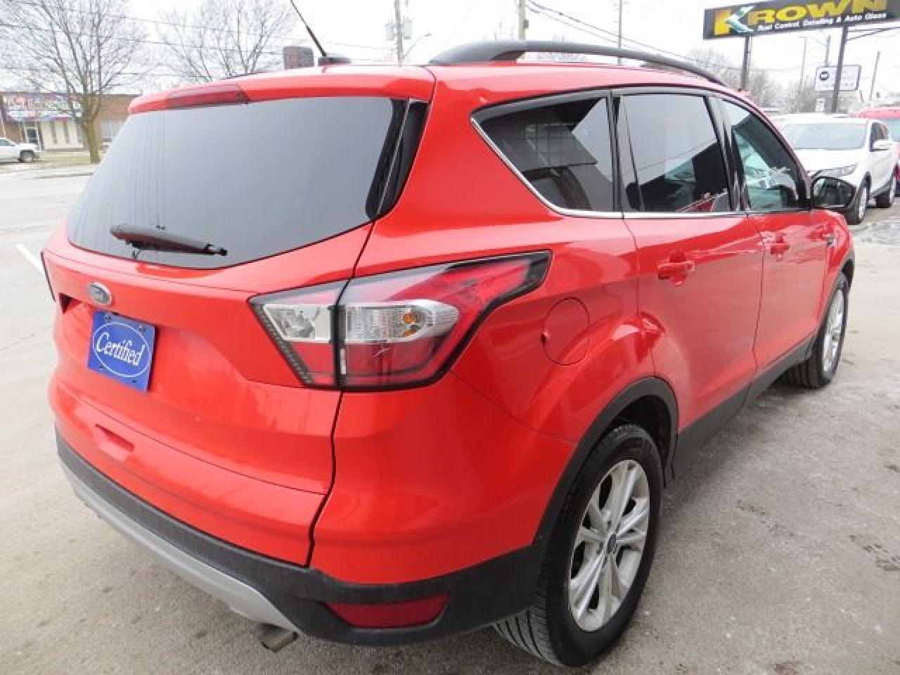 2018 Ford Escape CERTIFIED, 4WD, HEATED SEATS, REAR CAMERA, B-TOOTH Photo