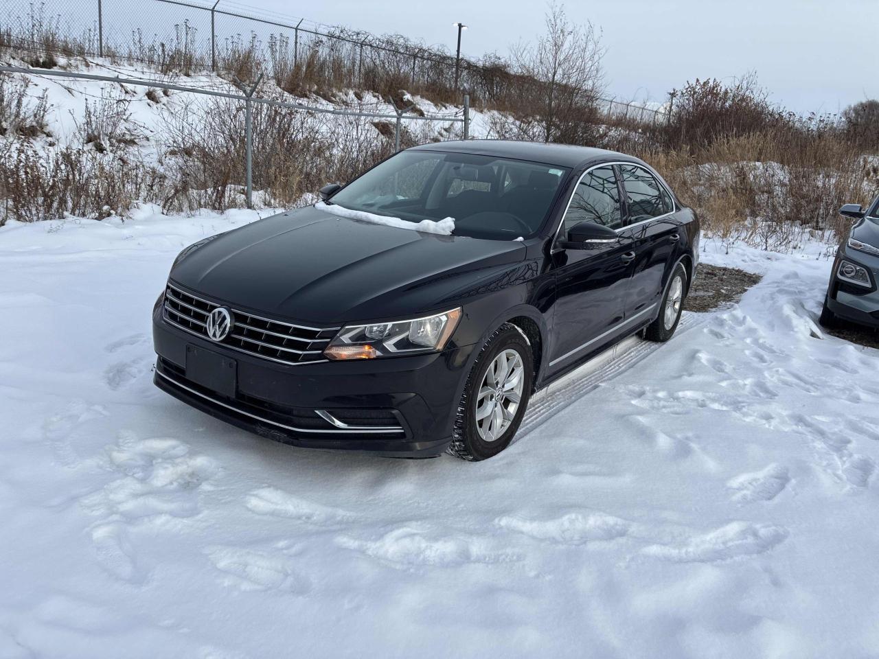 2017 Volkswagen Passat Trendline+ LOW KM, AUTO, HEATED SEATS, B/U CAMERA! Photo3