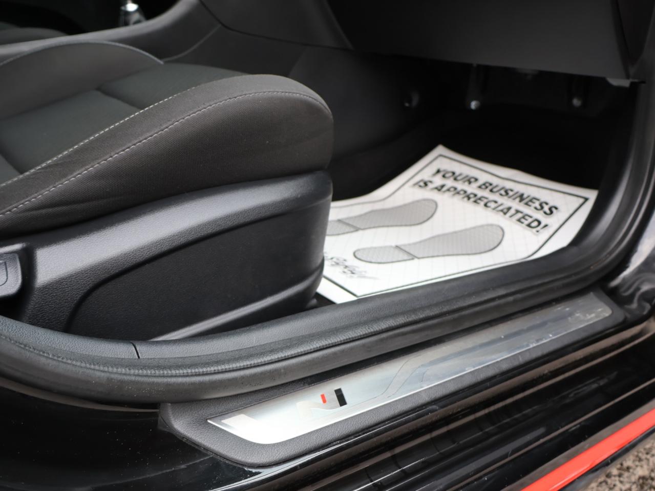 2020 Hyundai Veloster N 2.0 TURBO CERTIFIED *ACCIDENT FREE**LOW KMS* CAMERA BLUETOOTH HEATED SEATS CRUISE ALLOYS Photo