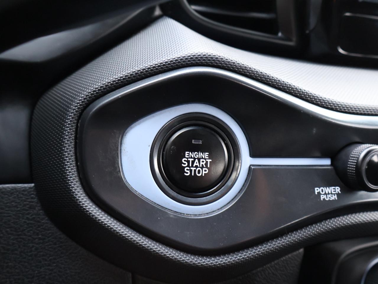 2020 Hyundai Veloster N 2.0 TURBO CERTIFIED *ACCIDENT FREE**LOW KMS* CAMERA BLUETOOTH HEATED SEATS CRUISE ALLOYS Photo