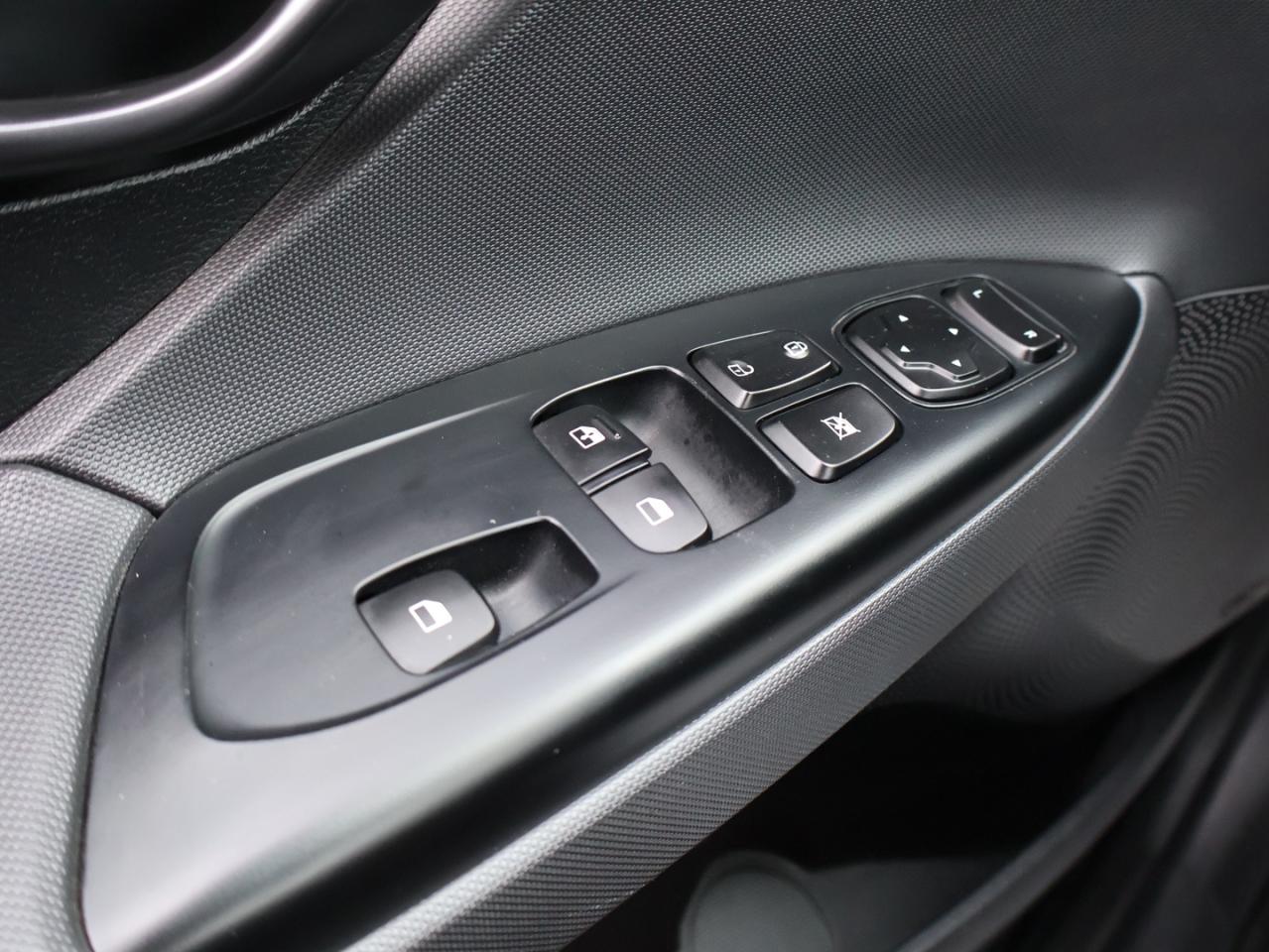 2020 Hyundai Veloster N 2.0 TURBO CERTIFIED *ACCIDENT FREE**LOW KMS* CAMERA BLUETOOTH HEATED SEATS CRUISE ALLOYS Photo