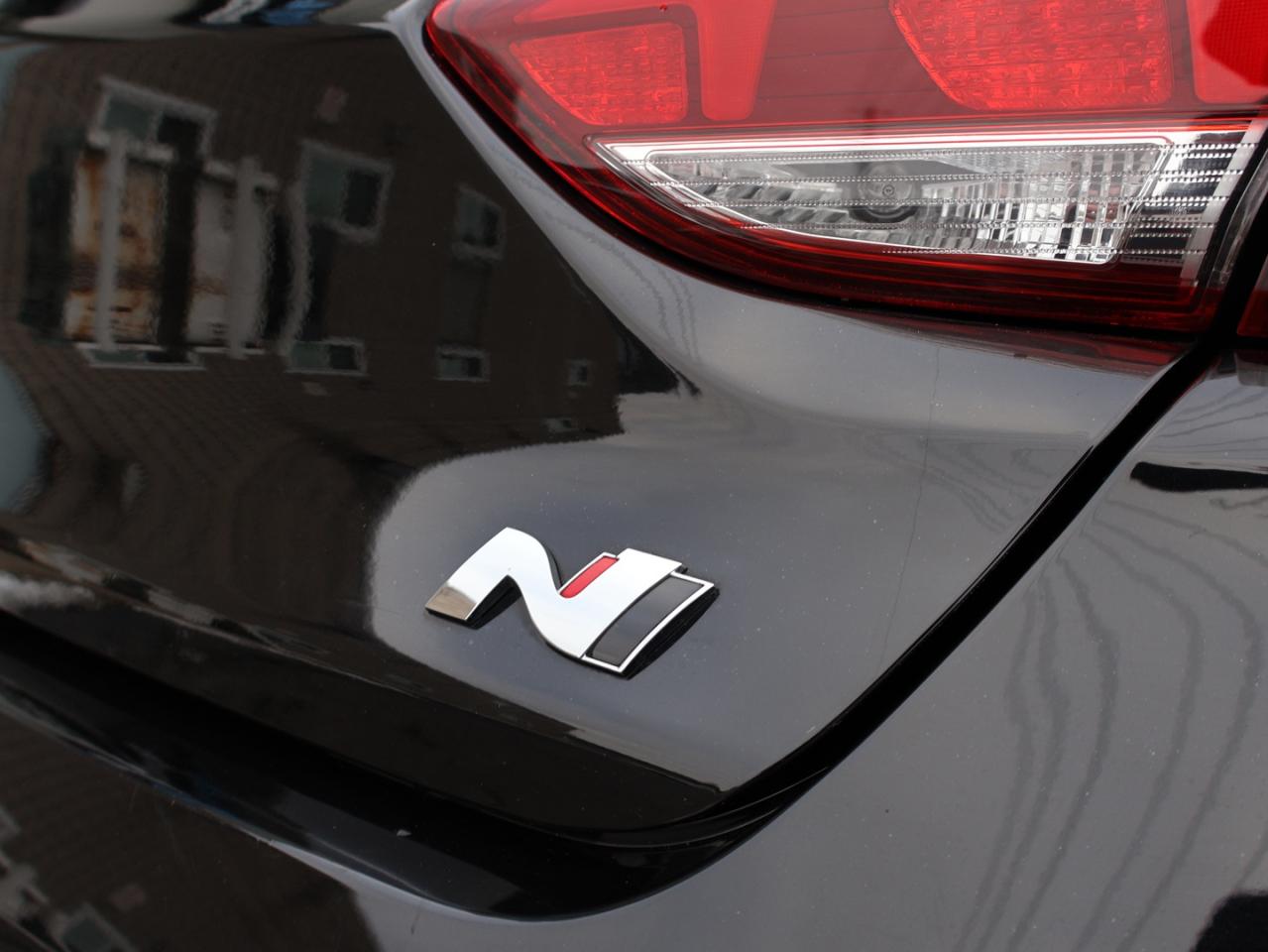 2020 Hyundai Veloster N 2.0 TURBO CERTIFIED *ACCIDENT FREE**LOW KMS* CAMERA BLUETOOTH HEATED SEATS CRUISE ALLOYS Photo