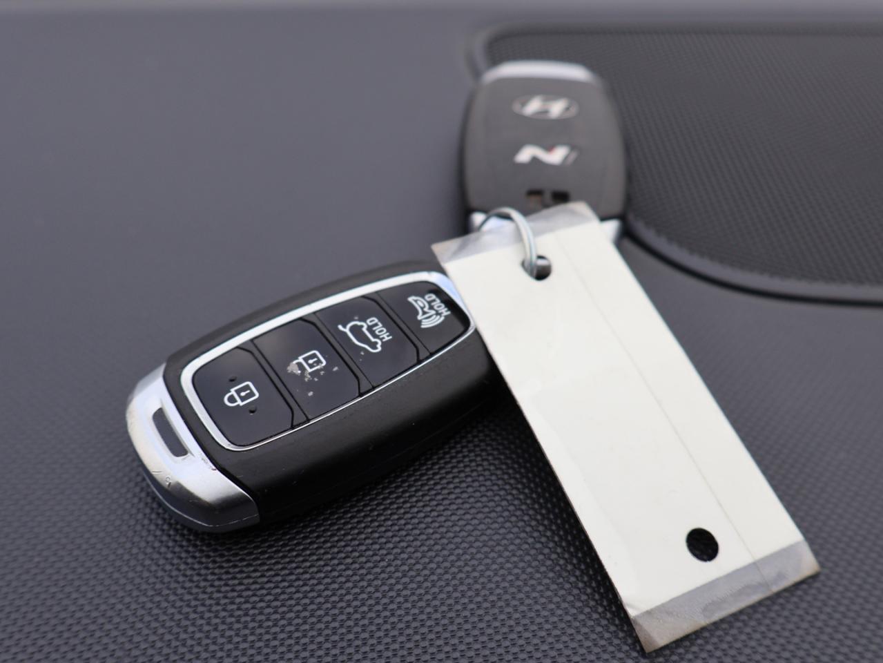 2020 Hyundai Veloster N 2.0 TURBO CERTIFIED *ACCIDENT FREE**LOW KMS* CAMERA BLUETOOTH HEATED SEATS CRUISE ALLOYS Photo