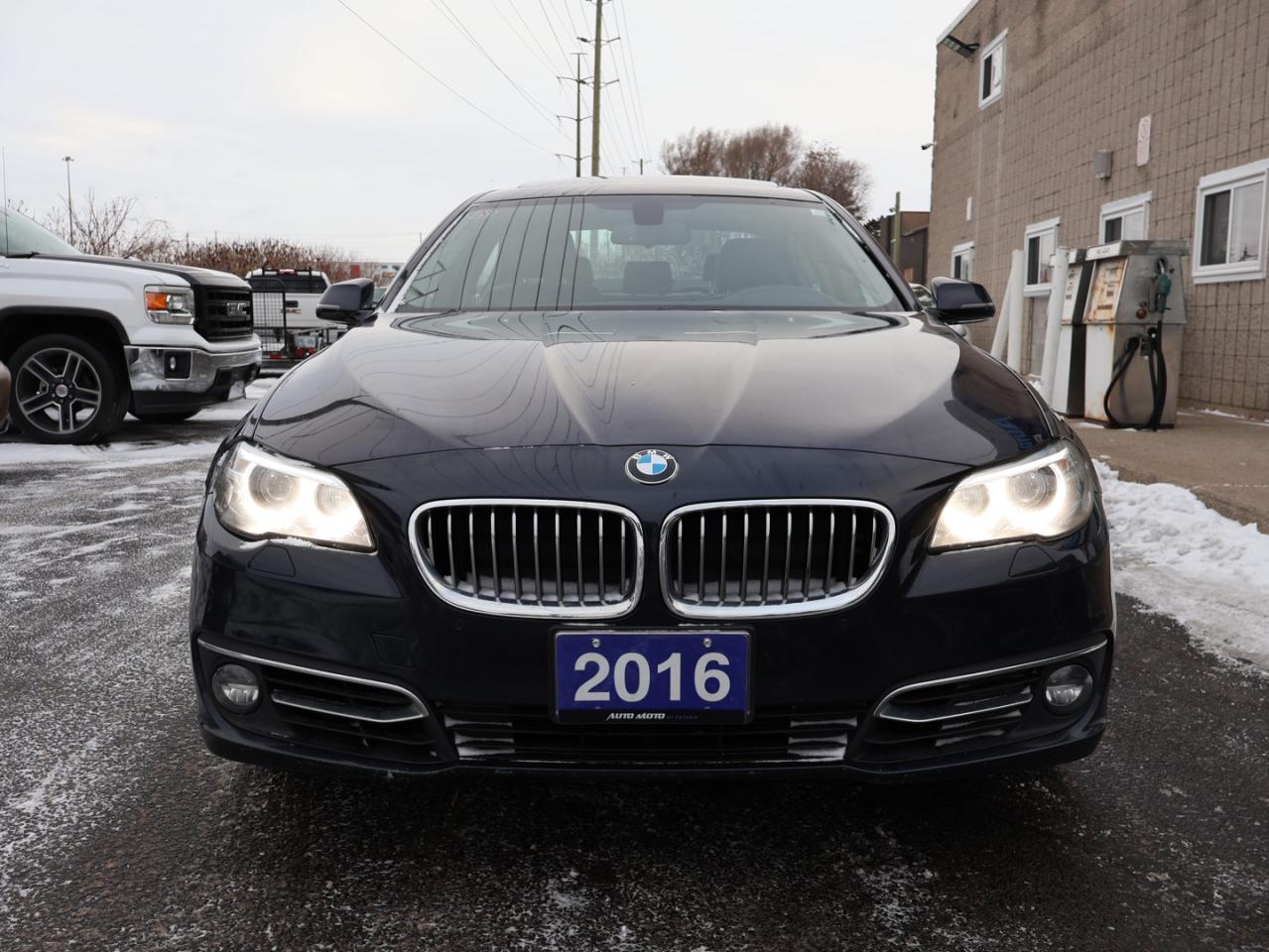 2016 BMW 5 Series 528i XDRIVE CERTIFIED NAV BLUETOOTH LEATHER HEATED SEATS SUNROOF CRUISE ALLOYS Photo2