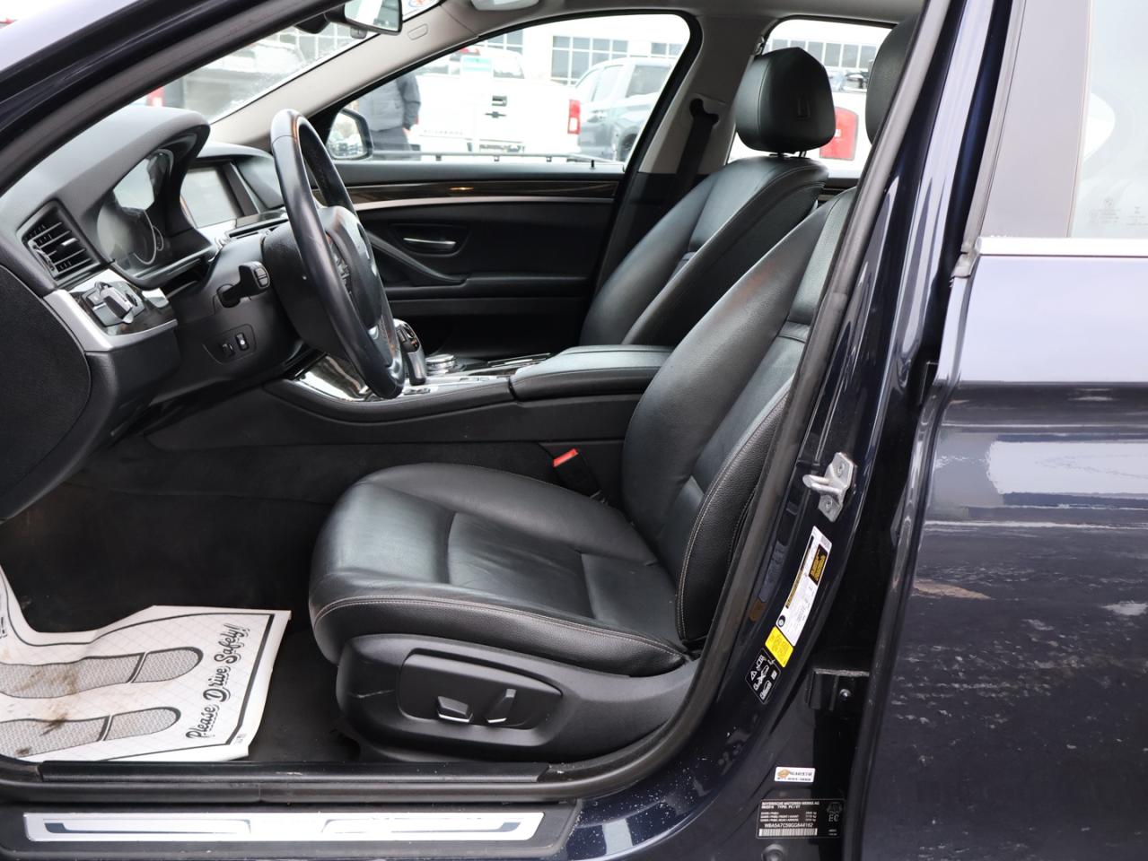 2016 BMW 5 Series 528i XDRIVE CERTIFIED NAV BLUETOOTH LEATHER HEATED SEATS SUNROOF CRUISE ALLOYS Photo