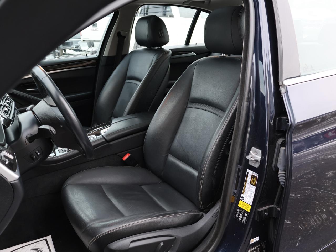 2016 BMW 5 Series 528i XDRIVE CERTIFIED NAV BLUETOOTH LEATHER HEATED SEATS SUNROOF CRUISE ALLOYS Photo