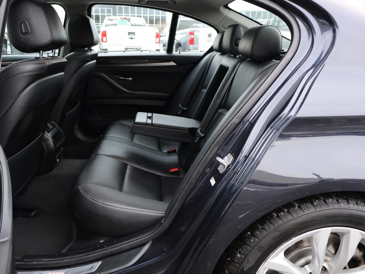 2016 BMW 5 Series 528i XDRIVE CERTIFIED NAV BLUETOOTH LEATHER HEATED SEATS SUNROOF CRUISE ALLOYS Photo